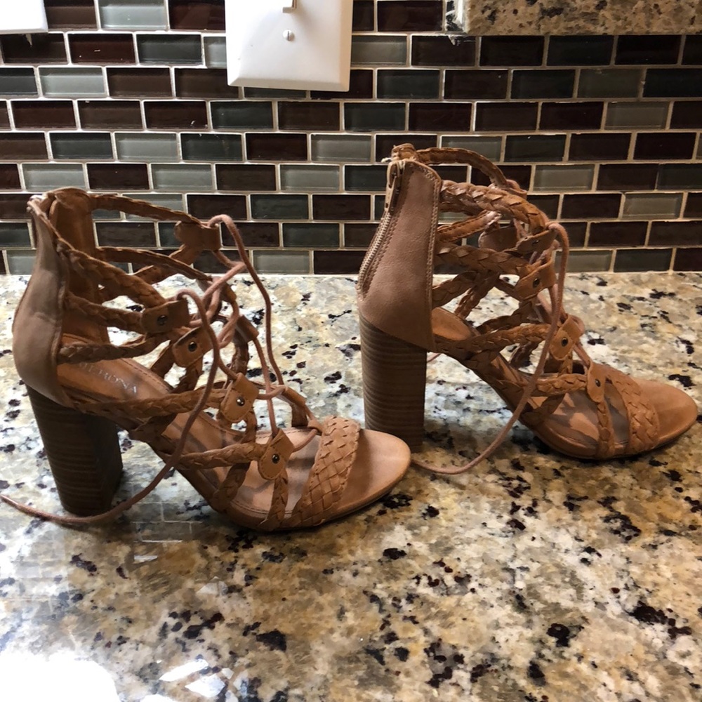 Heels - Picture 2 of 5
